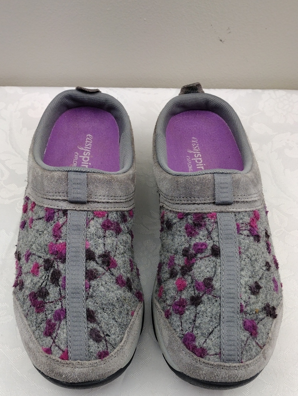 Easy Spirit Explore24 Eseztime Traveltime Grey Wool Suede Embroidery Floral Mule - Picture 3 of 16